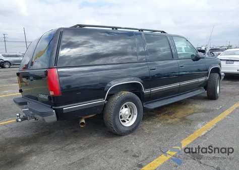 1999 Chevrolet Suburban 1500 Lt z USA, uszkodzony, nr VIN 3GNFK16R6XG146089